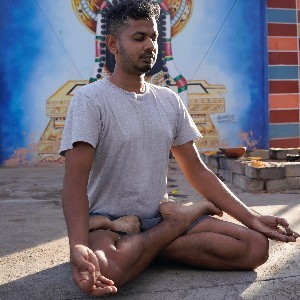 Uniek: Online LED class Ashtanga yoga vanuit India 